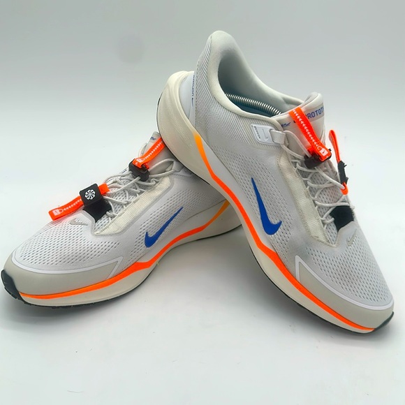 Nike Men's White and Blue Running Shoes - Picture 1 of 16